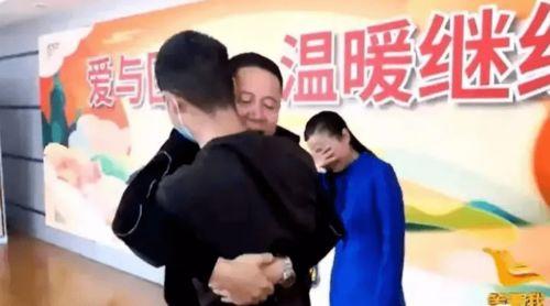 小何娱乐吃瓜,揭秘娱乐圈吃瓜背后的真相