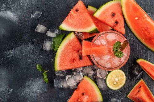 娱乐吃瓜封面如何做,从吃瓜封面看明星幕后故事