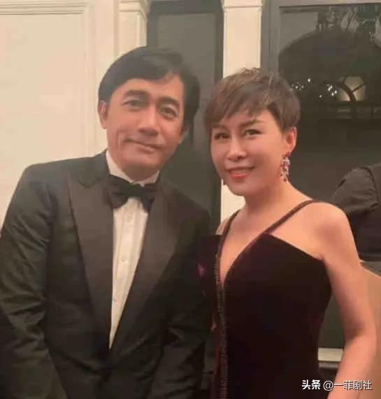 娱乐圈越看越眼熟吃瓜,越看越眼熟，吃瓜群众揭秘明星幕后故事